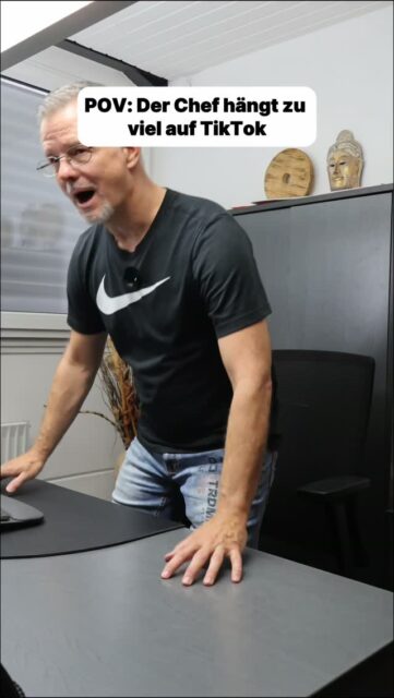 Wenn der Chef zu viel auf TikTok chillt 👀😂

#offensivsport #freiburg #einzelhandel #workfun #timgioh