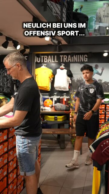 Neulich bei uns im Store 👀

#offensivsport #kunden #supportlocal  #freiburg #fußballschuhe